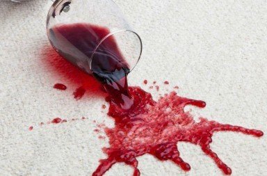 come togliere macchie di vino